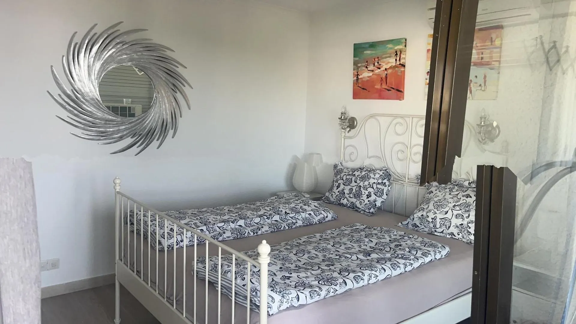 Apartamento Piso bonito en la primera linea de la playa con vistas al mar en Benalmádena